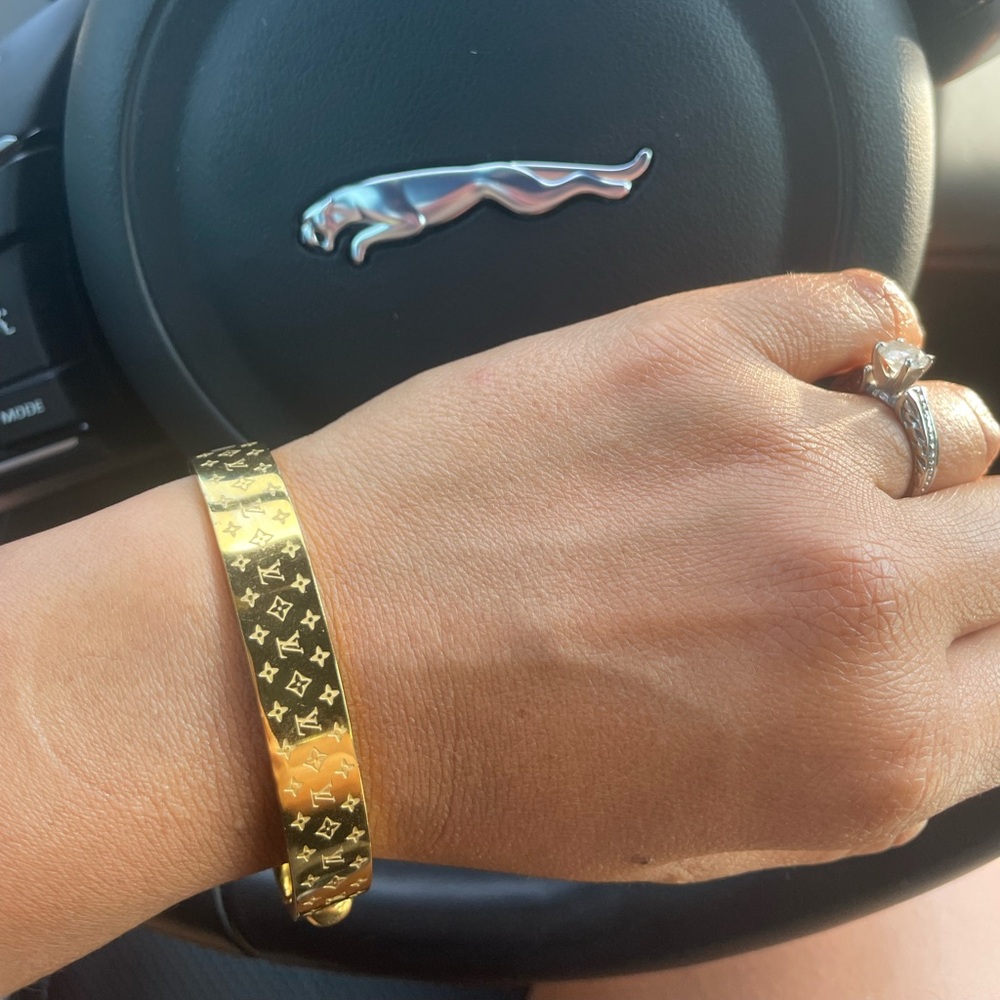 💯 Authentic Louis Vuitton Monogram Bangle Bracelet MD0254 LE0126